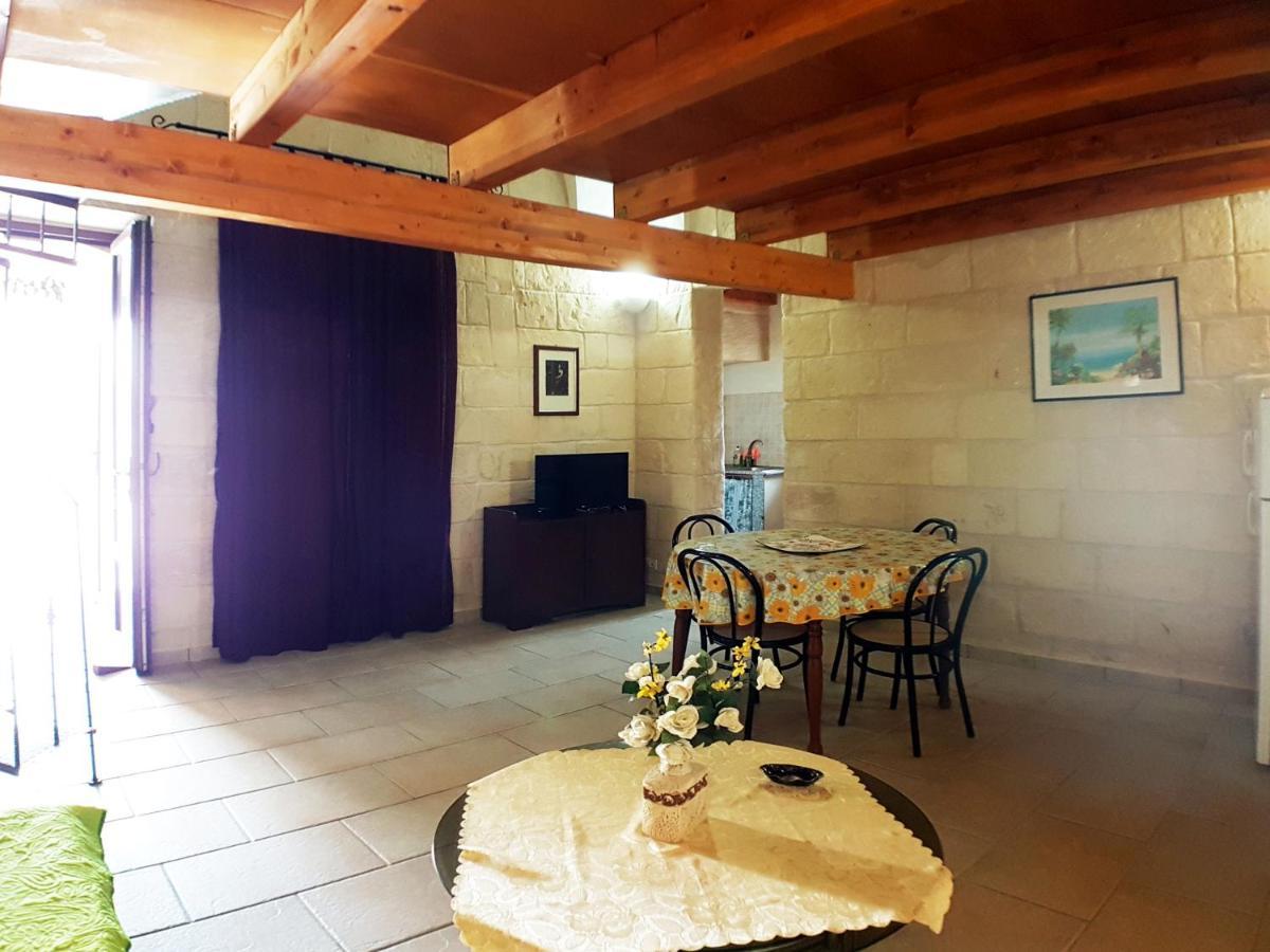 Oikia Vacanze Uggiano La Chiesa Casa Dante Luaran gambar