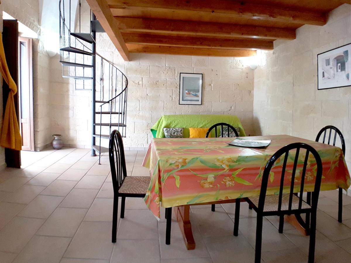 Oikia Vacanze Uggiano La Chiesa Casa Dante Luaran gambar